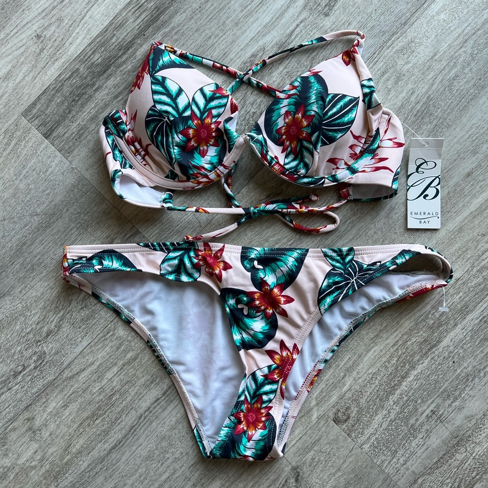 NWT Emerald Bay tropical flower print bikini
